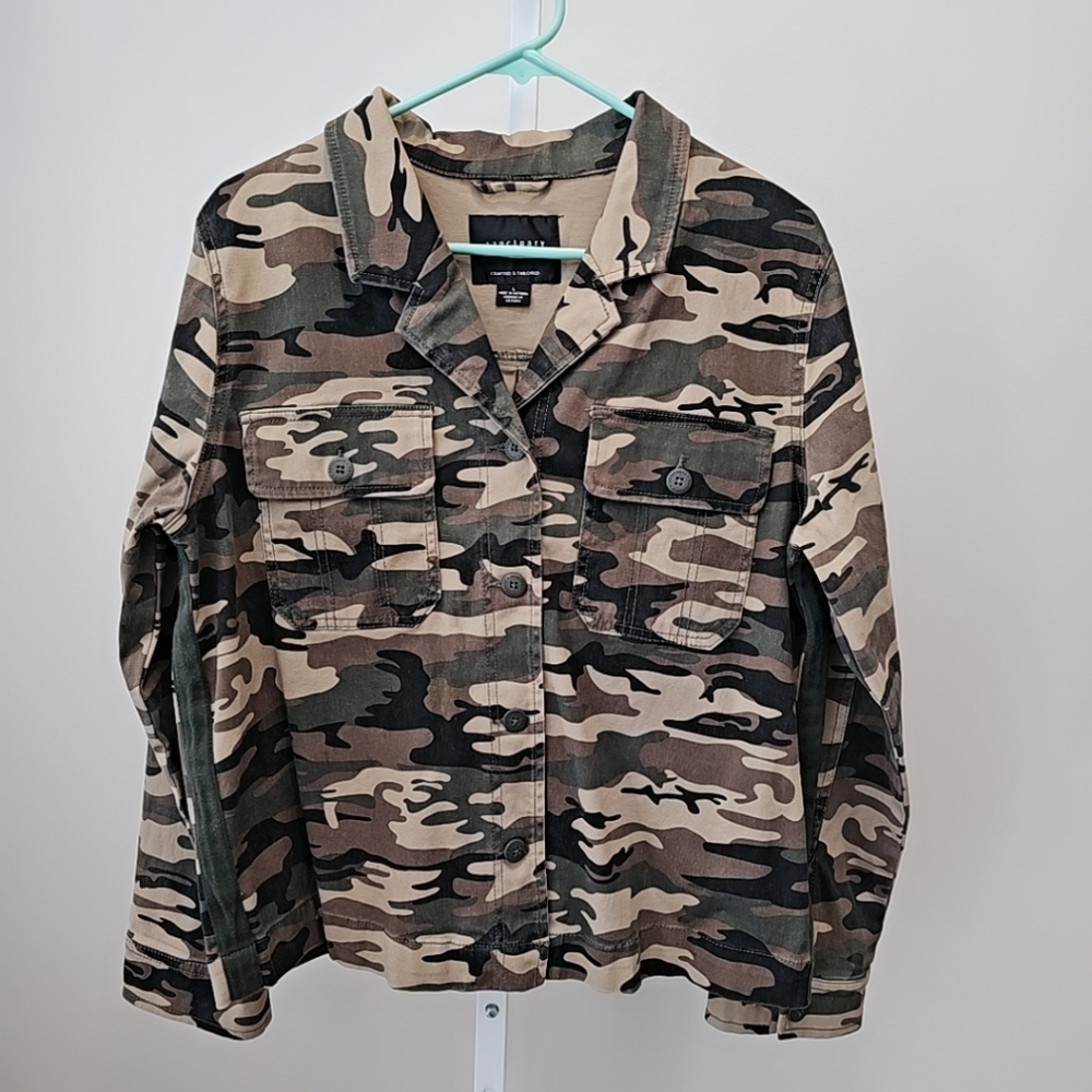 Sanctuary size large military camo print shacket, jacket.